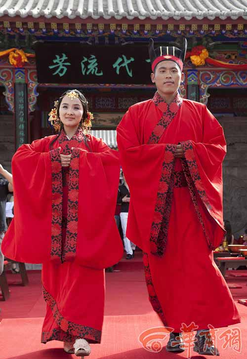 Mặc quốc phục làm đám cưới tập thể - Hình 7