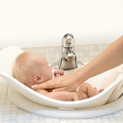 Tắm cho trẻ sơ sinh dễ dàng hơn với bồn tắm đặc biệt - Hình 3