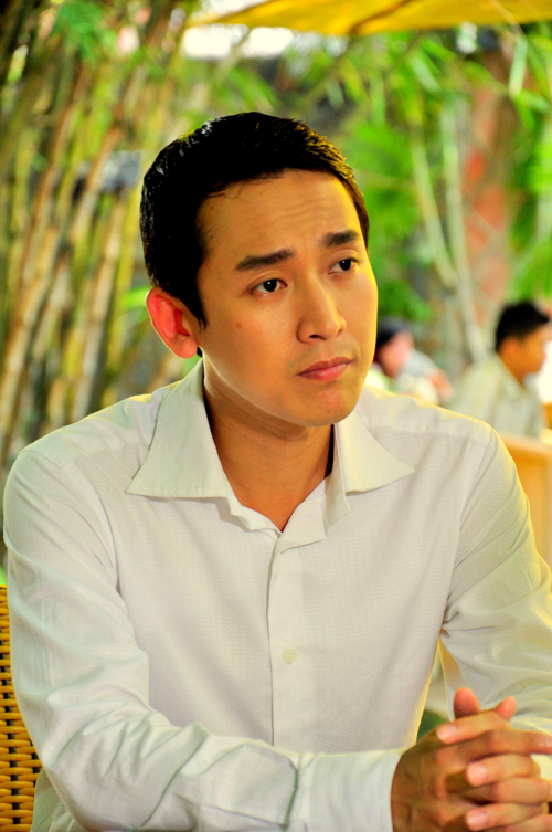 Vĩ Văn khóc trên vai Nhật Kim Anh - Hình 5