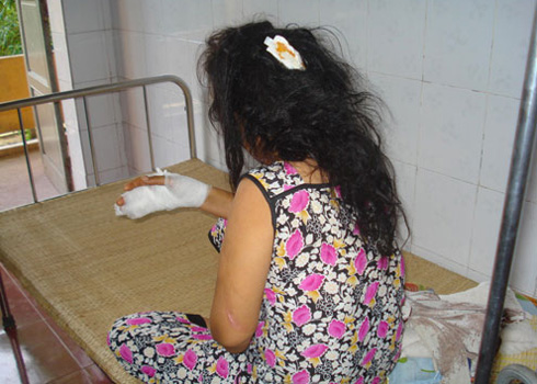 Vùng lên khỏi ách của chồng - Hình 1