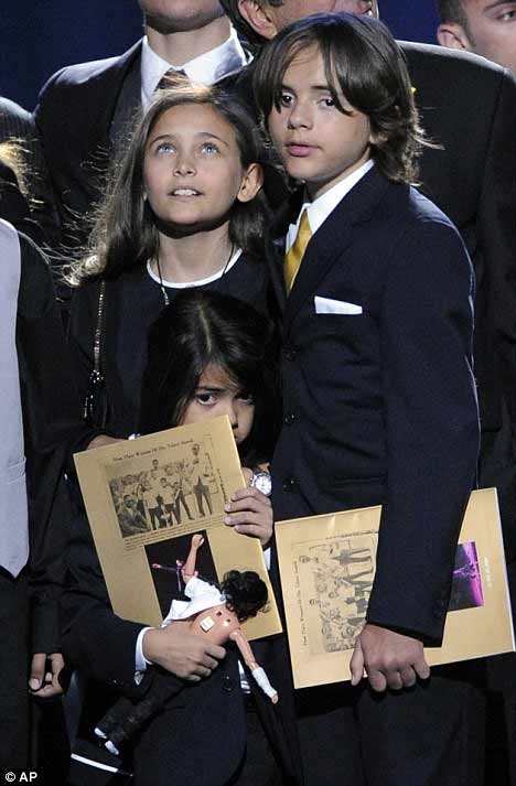 Con cái Michael Jackson bản lĩnh hơn - Hình 4