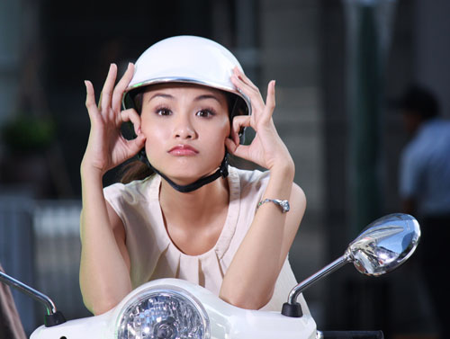 Diễm Hương khoe nụ cười rạng rỡ trên đất Thái - Hình 2