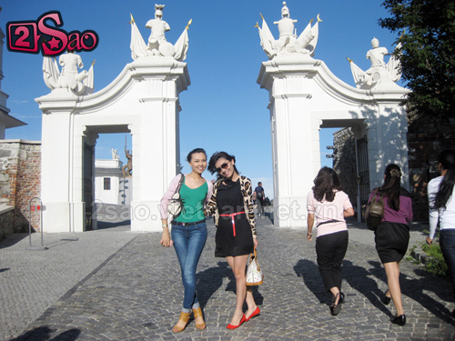 Hoàng Anh và Hương Giang ngao du Châu Âu - Hình 8