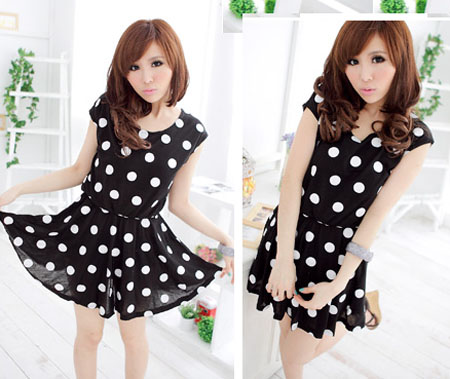 Nữ tính với váy liền họa tiết chấm bi - Hình 21