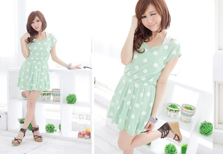 Nữ tính với váy liền họa tiết chấm bi - Hình 13