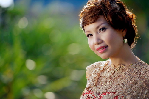 Cẩm Ly hóa quý bà sang trọng - Hình 8