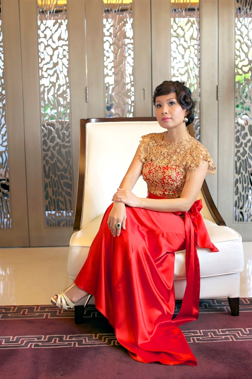 Cẩm Ly hóa quý bà sang trọng - Hình 2