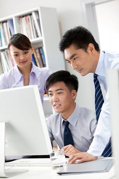 Anh yêu công việc hơn em - Hình 1