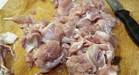 [Chế biến]- Cơm ngon với món gà cuốn sả - Hình 1