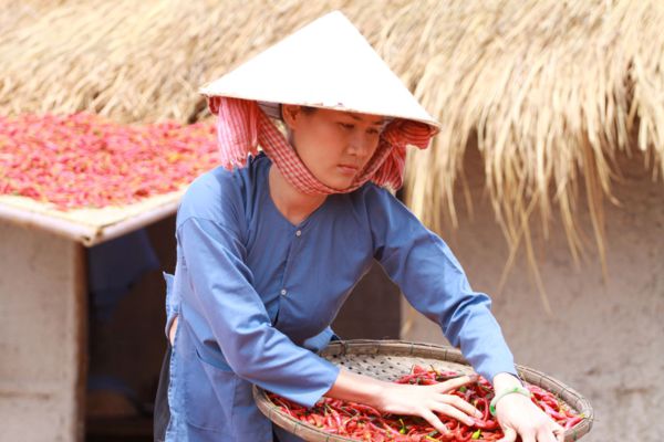 Cột mốc 23 - lẩu thập cẩm bị nêm hơi quá lố - Hình 5