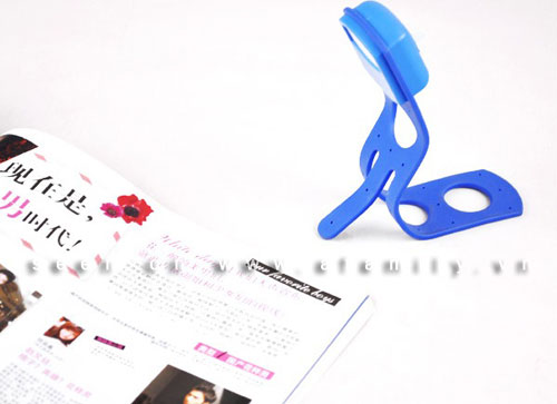 Độc đáo chiếc đèn đọc sách có thể... uốn dẻo - Hình 4