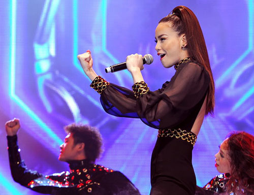 Hà Hồ &'đốt cháy' Bài hát tôi yêu - Hình 3