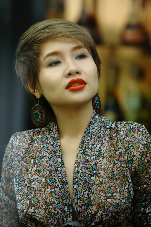 Mai Khôi khoe hình xăm quanh eo - Hình 8