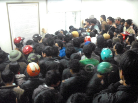 Nghệ An: Đổ xô làm hộ chiếu sau Tết - Hình 5