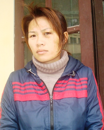 Nghệ An: Thêm một nữ quái giấu ma túy trong áo ngực - Hình 1