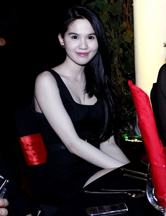 Ngọc Trinh diện toàn hàng hiệu đi tiệc - Hình 4