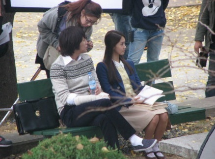 Jang Geun Suk băng kín tay vẫn hết lòng chăm sóc Yoona - Hình 6