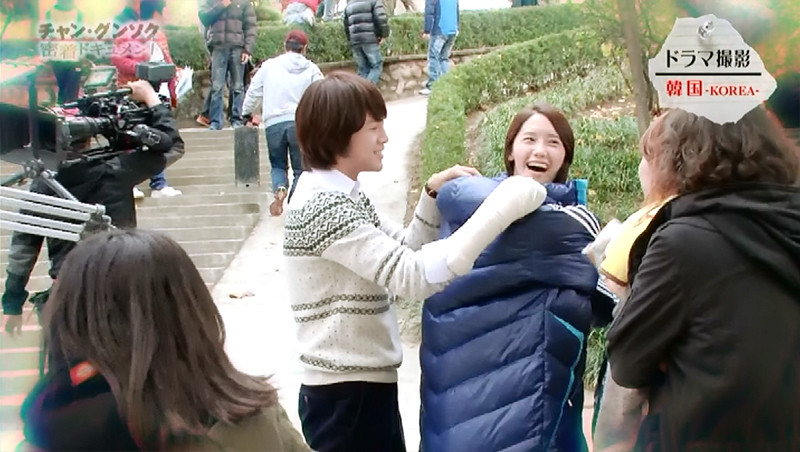 Jang Geun Suk băng kín tay vẫn hết lòng chăm sóc Yoona - Hình 3