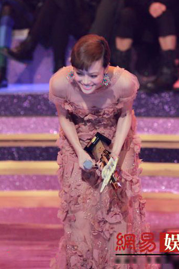 Lâm Phong đại thắng giải TVB 2011 - Hình 3