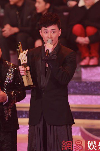 Lâm Phong đại thắng giải TVB 2011 - Hình 2