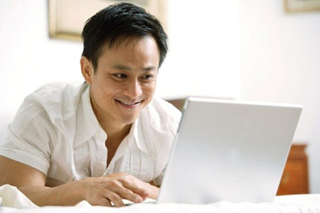 Vợ hừng hực, chồng rúm ró nằm im - Hình 1