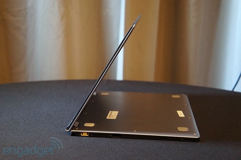 Ảnh thực tế Lenovo IdeaPad Yoga 11 và ThinkPad Edge Twist - Hình 7