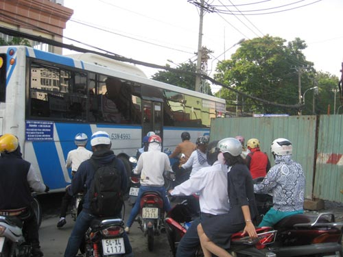 Lô cốt bủa vây đường phố Sài Gòn - Hình 1