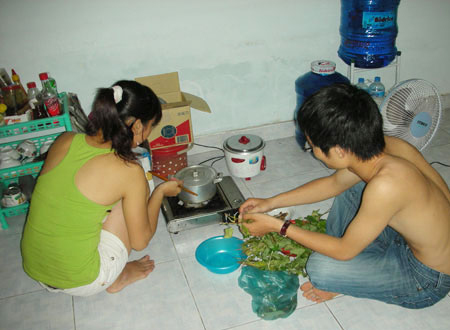 Bi hài chuyện vợ chồng là sinh viên - Hình 1