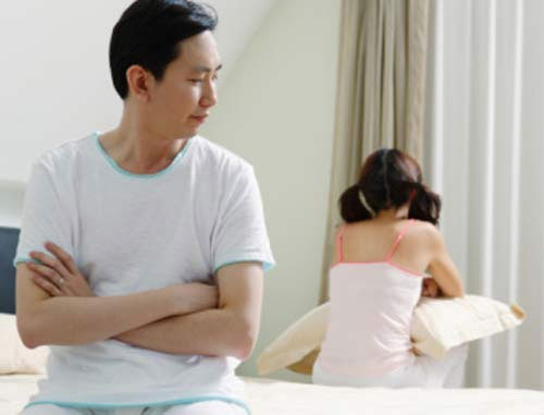 Chồng mèo mả gà đồng với bạn thân - Hình 2