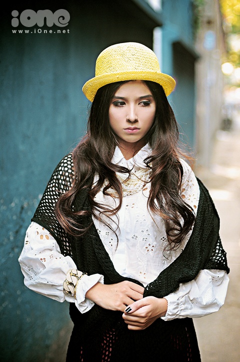 Cô bí thư Đoàn đẹp như búp bê Tây - Hình 6