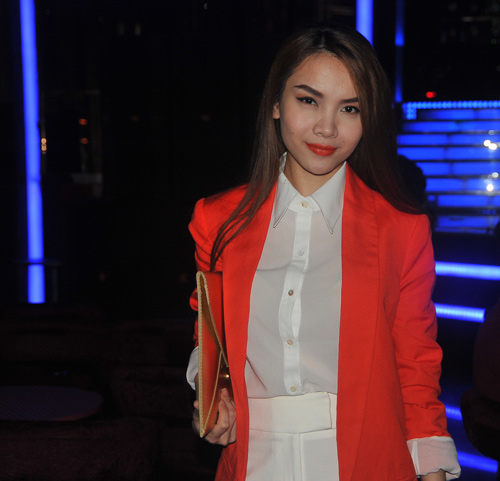 Lâm Chí Khanh xinh tươi trong ngày ra mắt công chúng - Hình 10