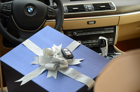 Tặng quà Noel kiểu BMW - Hình 1