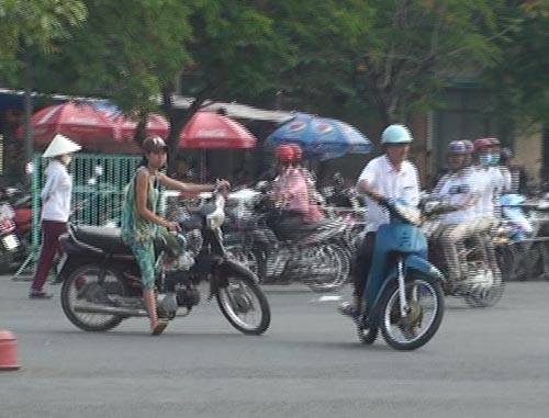 Vật vã trong vòng vây cò vé tàu Tết - Hình 4