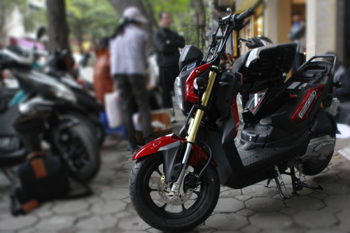 Cận cảnh xe tay ga cá tính Honda Zoomer-X tại Hà Nội - Xe - Việt Giải Trí