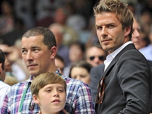 Beckham bị đuổi khỏi sân trong trận đấu thiếu nhi - Hình 1
