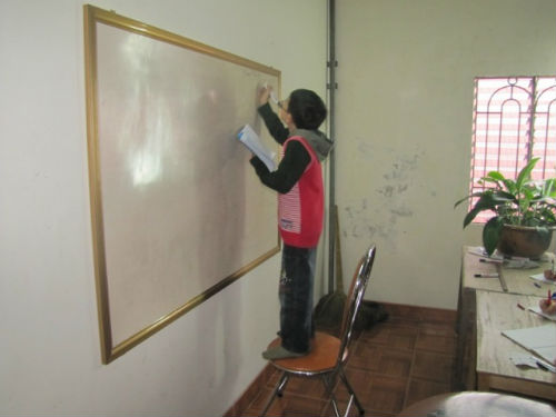 Lớp học của thầy giáo tiếng Anh... 9 tuổi - Hình 2
