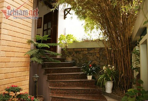 Ngắm biệt thự triệu đô của chân dài Andrea tại Việt Nam - Hình 1