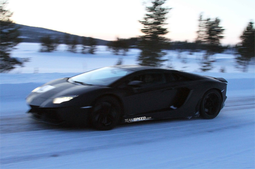 Lamborghini LP700-4 Aventador mui trần lộ ảnh nóng - Hình 6