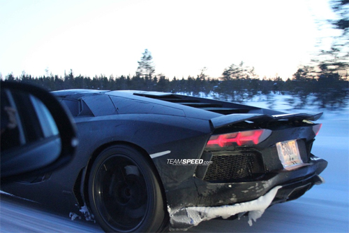 Lamborghini LP700-4 Aventador mui trần lộ ảnh nóng - Hình 4