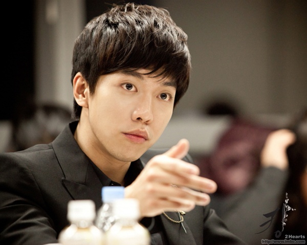 Lee Seung Gi xiêu lòng trước nhan sắc gái xinh - Hình 7