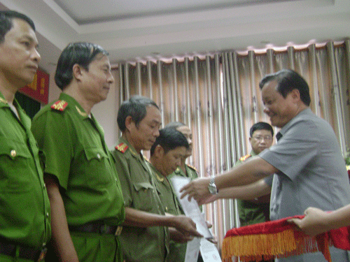 TRIỆT PHÁ TỔ CHỨC PHẢN ĐỘNG Ở PHÚ YÊN: Chuẩn bị cả thuốc nổ để lật đổ chính quyền - Hình 1