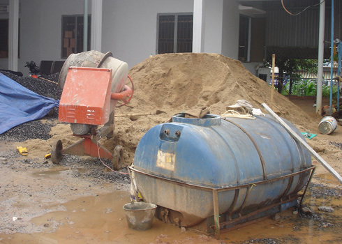 Chủ thầu tử nạn khi cứu công nhân bị điện giật - Hình 1