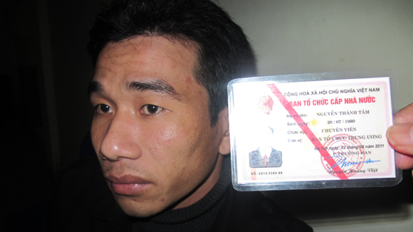 Dùng giấy tờ giả dọa CSGT - Hình 1