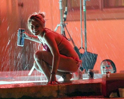 Spring Breakers tiếp tục bôi xấu hình tượng của Selena, Vanessa - Hình 15