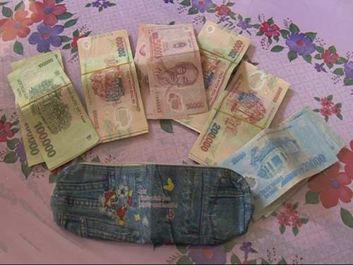 QUẢNG BÌNH: Nữ sinh bóp cổ ông nội cướp tiền - Hình 2