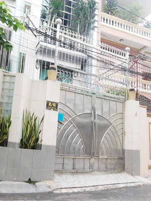 Trộm xe bạc tỉ theo đơn đặt hàng - Hình 1