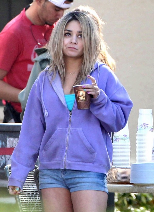 Vanessa Hudgens nhuộm tóc vàng để cướp nhà hàng? - Hình 7