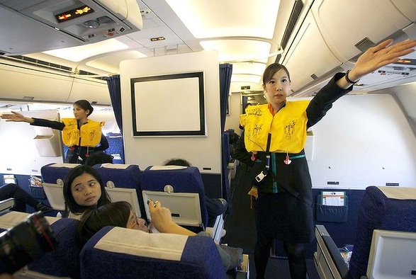 Vẻ đẹp của tiếp viên hàng không chuyển giới ở Thái Lan - Hình 9