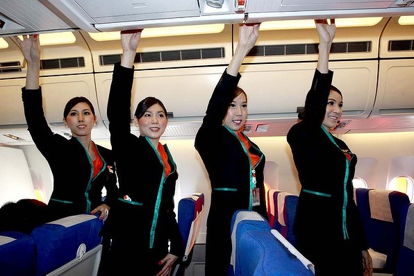 Vẻ đẹp của tiếp viên hàng không chuyển giới ở Thái Lan - Hình 5