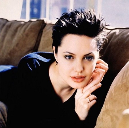 Angelina Jolie's hairstyle through the ages - Picture 4